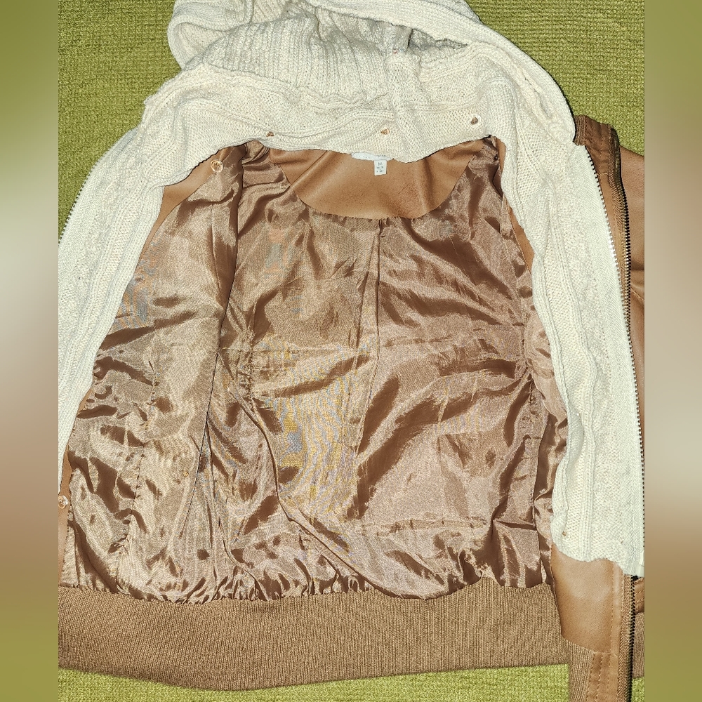 Hooded Jacket - Picture 5 of 16